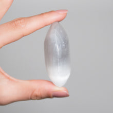 Load image into Gallery viewer, SELENITE OVAL